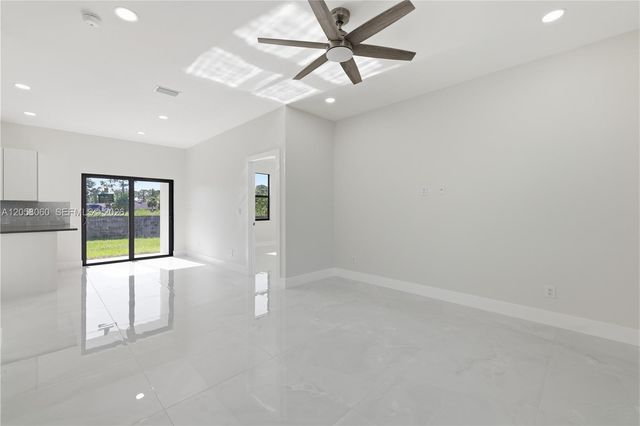 707 Bahama Avenue S, Lehigh Acres, FL 33974