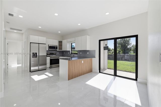 707 Bahama Avenue S, Lehigh Acres, FL 33974