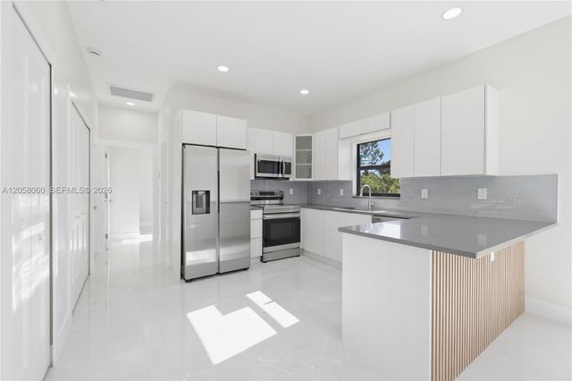707 Bahama Avenue S, Lehigh Acres, FL 33974