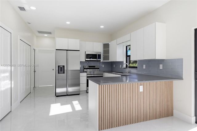 707 Bahama Avenue S, Lehigh Acres, FL 33974