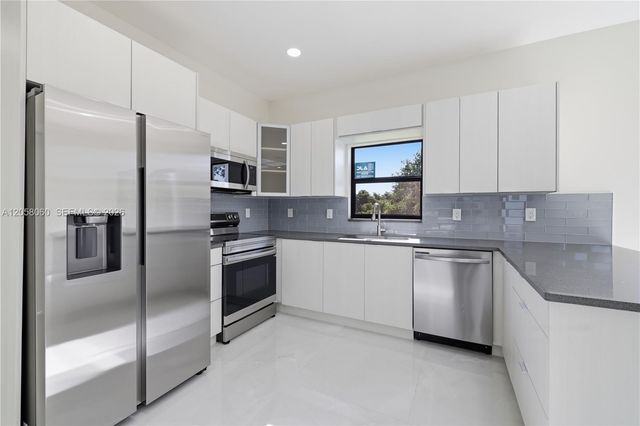 707 Bahama Avenue S, Lehigh Acres, FL 33974