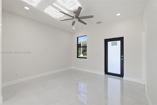 707 Bahama Avenue S, Lehigh Acres, FL 33974