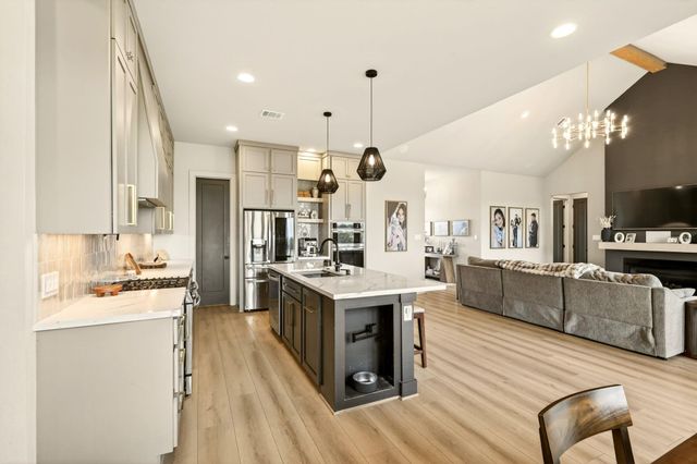 115 Country View Lane, Schulenburg, TX 78956