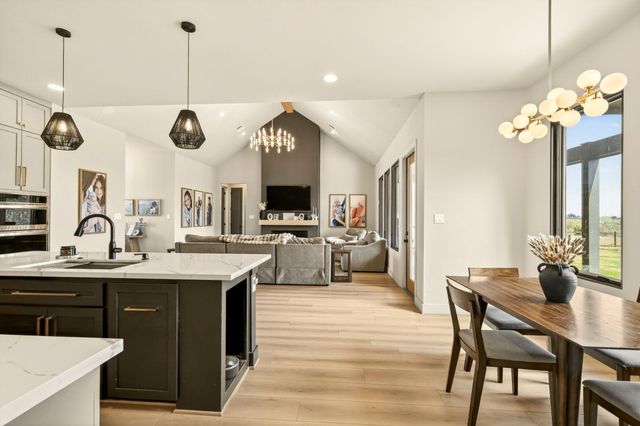 115 Country View Lane, Schulenburg, TX 78956