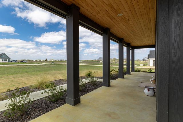 115 Country View Lane, Schulenburg, TX 78956