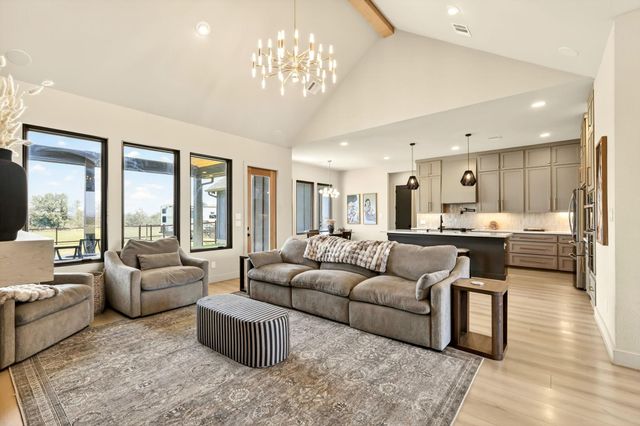 115 Country View Lane, Schulenburg, TX 78956