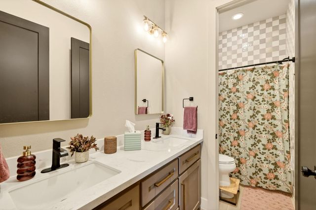 115 Country View Lane, Schulenburg, TX 78956