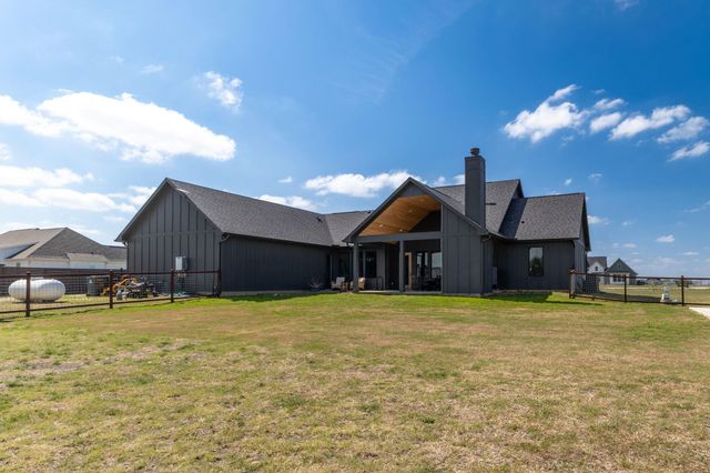 115 Country View Lane, Schulenburg, TX 78956