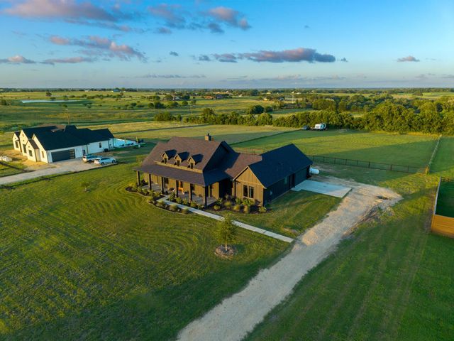 115 Country View Lane, Schulenburg, TX 78956