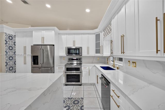 6931 SW 159th Place, Miami, FL 33193