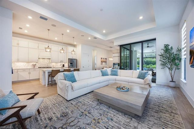 9445 Caymas TER, Naples, FL 34114