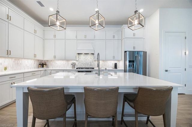 9445 Caymas TER, Naples, FL 34114
