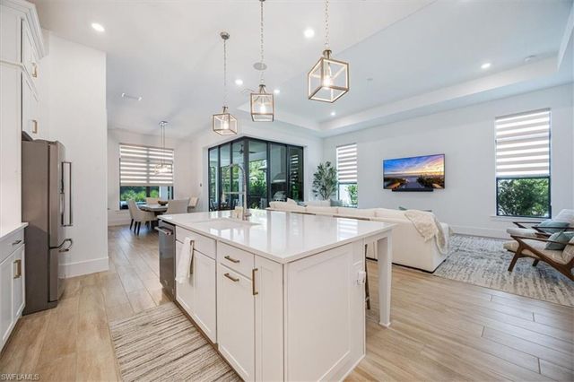 9445 Caymas TER, Naples, FL 34114