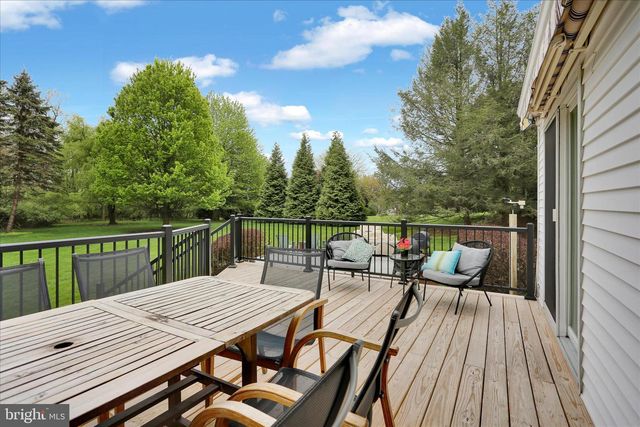18 DEER PATH RD, Robesonia, PA 19551