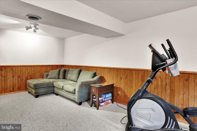 18 DEER PATH RD, Robesonia, PA 19551