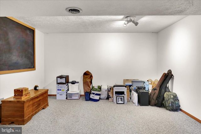 18 DEER PATH RD, Robesonia, PA 19551