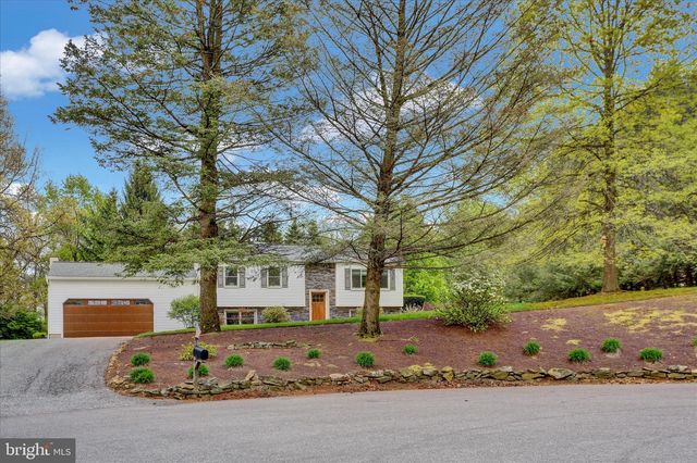 18 DEER PATH RD, Robesonia, PA 19551
