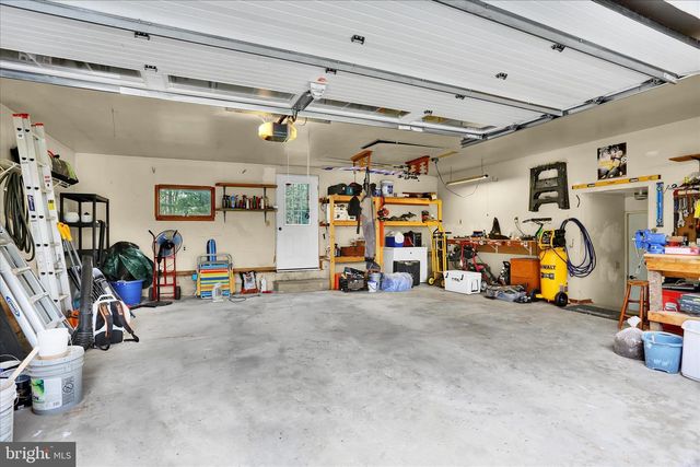 18 DEER PATH RD, Robesonia, PA 19551