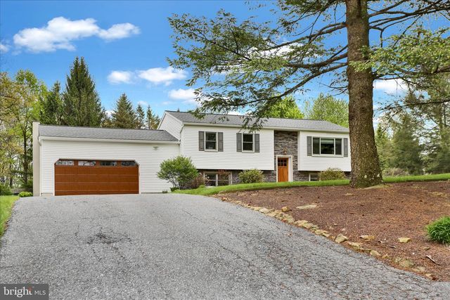 18 DEER PATH RD, Robesonia, PA 19551