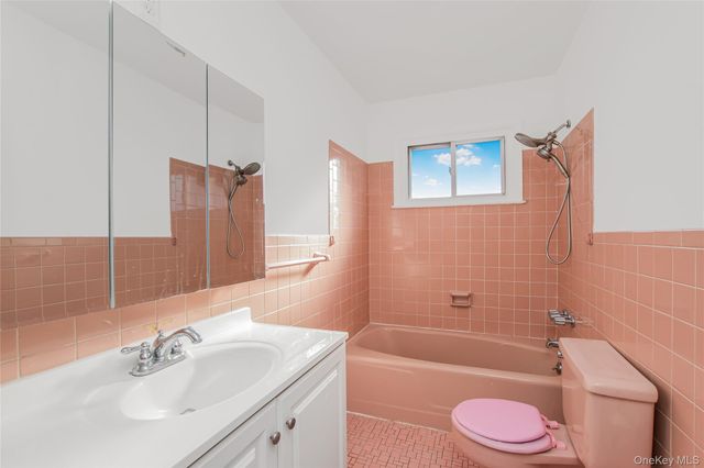 305 Glenbrook Avenue, Yonkers, NY 10705