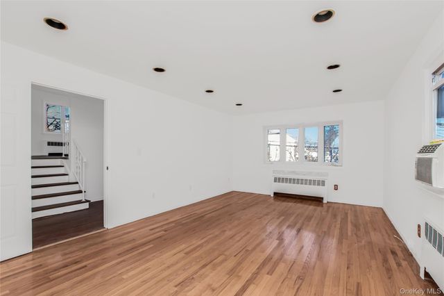 305 Glenbrook Avenue, Yonkers, NY 10705