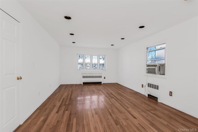 305 Glenbrook Avenue, Yonkers, NY 10705