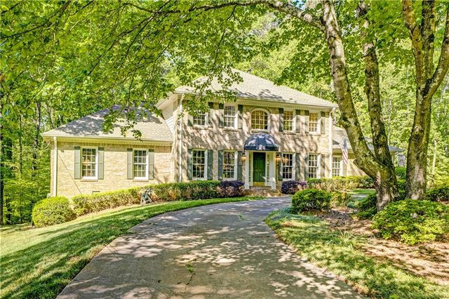 2016 Mountain Creek Drive, Stone Mountain, GA 30087