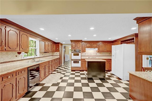 2016 Mountain Creek Drive, Stone Mountain, GA 30087