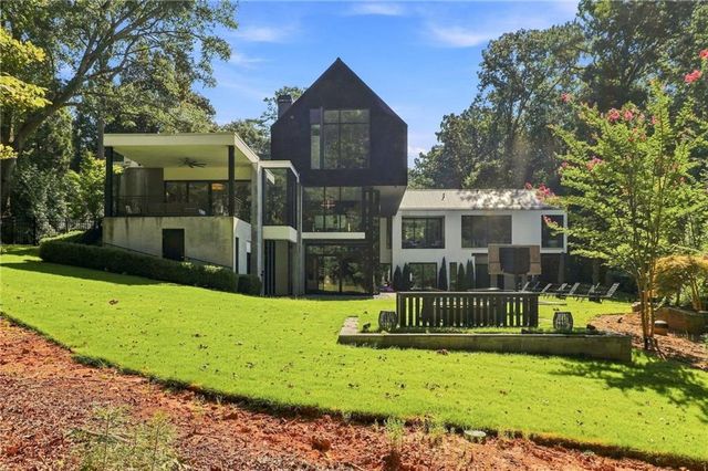 2716 Ridgewood Road NW, Atlanta, GA 30327