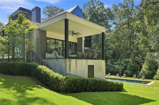 2716 Ridgewood Road NW, Atlanta, GA 30327
