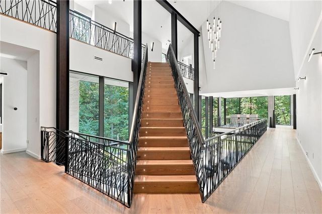 2716 Ridgewood Road NW, Atlanta, GA 30327