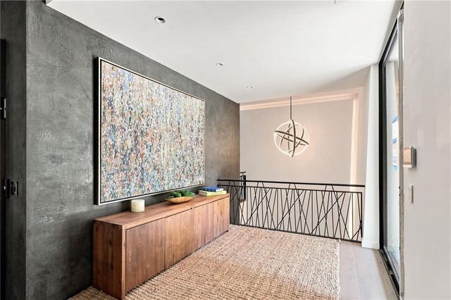 2716 Ridgewood Road NW, Atlanta, GA 30327