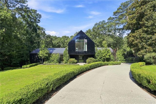 2716 Ridgewood Road NW, Atlanta, GA 30327