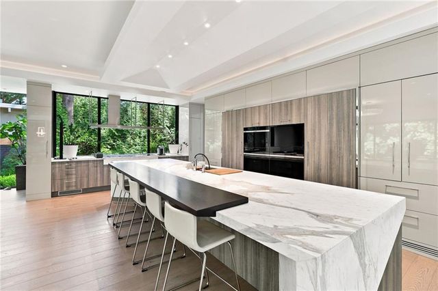 2716 Ridgewood Road NW, Atlanta, GA 30327