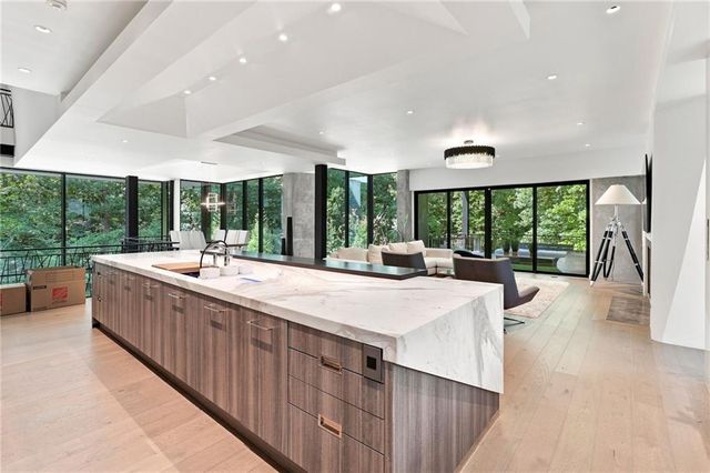 2716 Ridgewood Road NW, Atlanta, GA 30327
