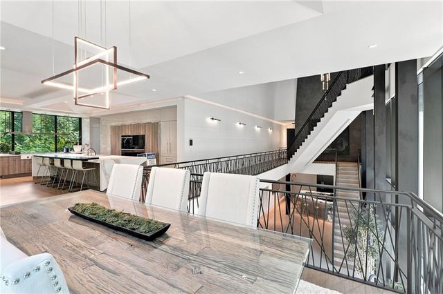 2716 Ridgewood Road NW, Atlanta, GA 30327