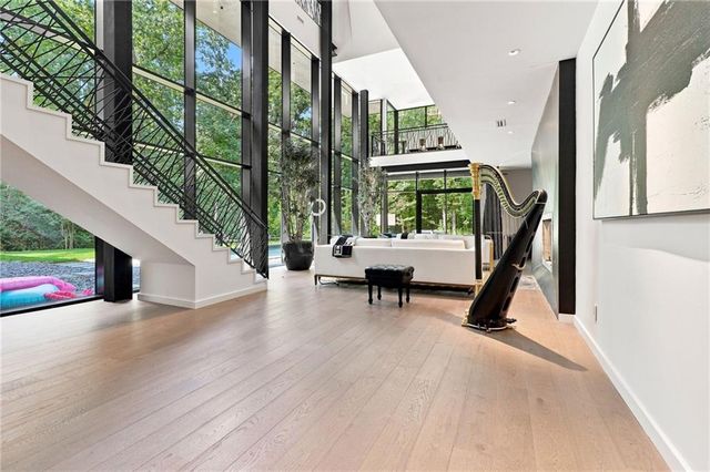 2716 Ridgewood Road NW, Atlanta, GA 30327