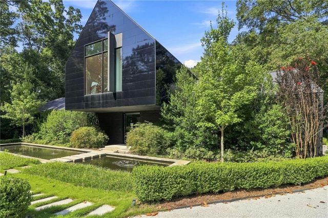 2716 Ridgewood Road NW, Atlanta, GA 30327