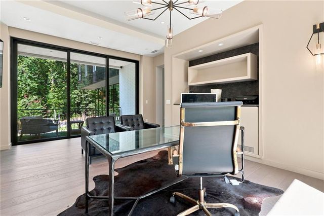 2716 Ridgewood Road NW, Atlanta, GA 30327