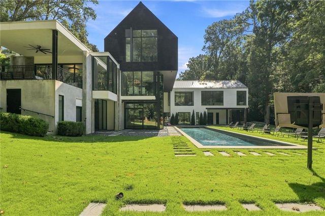 2716 Ridgewood Road NW, Atlanta, GA 30327