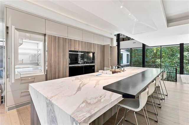 2716 Ridgewood Road NW, Atlanta, GA 30327
