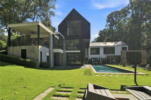 2716 Ridgewood Road NW, Atlanta, GA 30327