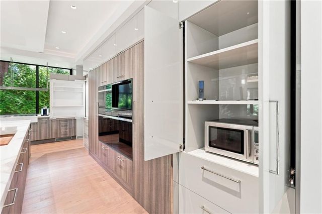 2716 Ridgewood Road NW, Atlanta, GA 30327