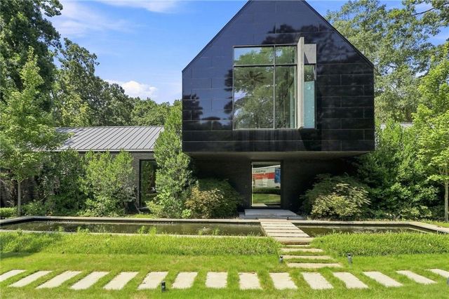 2716 Ridgewood Road NW, Atlanta, GA 30327