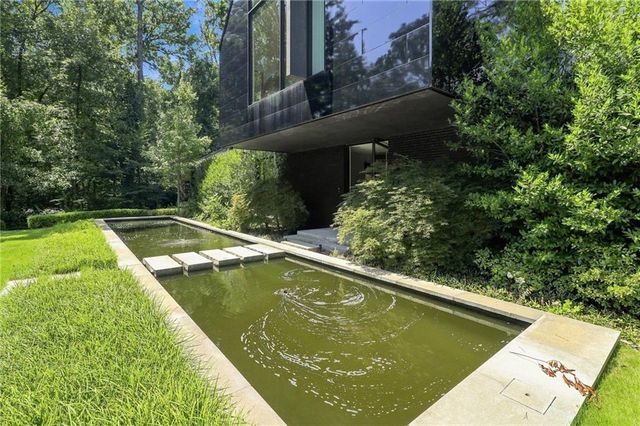 2716 Ridgewood Road NW, Atlanta, GA 30327