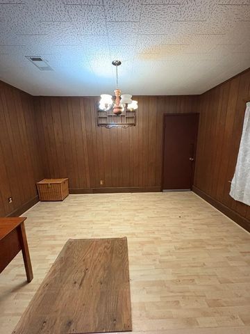 1706 Katy Avenue, Bay City, TX 77414