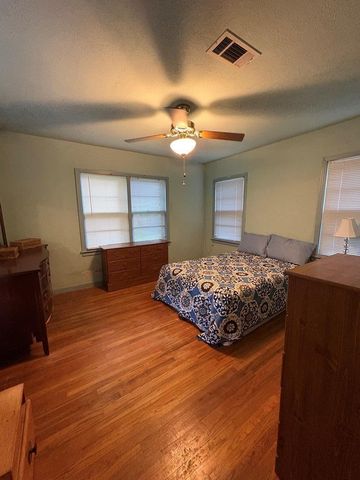 1706 Katy Avenue, Bay City, TX 77414