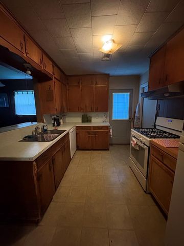 1706 Katy Avenue, Bay City, TX 77414