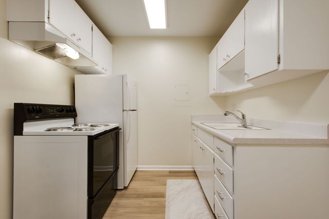 3600 Hillsboro Pike Apt D15, Nashville, TN 37215
