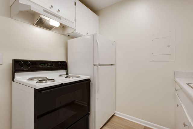 3600 Hillsboro Pike Apt D15, Nashville, TN 37215